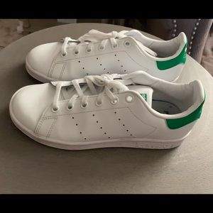 Stan smith shoes size 4 big girls